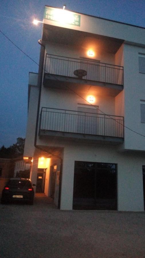 Apartmani Imamovic Dubrave Gornje Exteriér fotografie